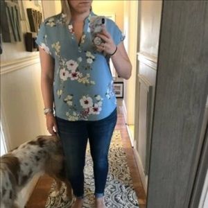 Notch Collar Botanical Print Top in Blue